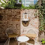 Private Beautiful Townhome W Zen Garden Holiday home New York