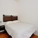 2 Bed Sunny Apartment Midtown Furnished Wifi