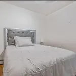 Amazing Location Murray Hill 3 Bedroom Apartment