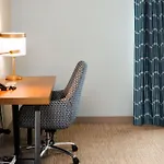 Hilton Garden New York/staten Island Hotel