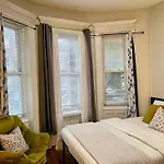 Cozy Studio Staycation - Brooklyn Close To Train Stations