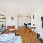 Luxury 2 Bed 2 Bath Unit In Prime Location Of Nyc