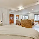 Cozy Valley Stream Studio, 20 Mi To Times Square! Apartment New York