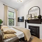 3br Harlem With Washer With Dryer New York