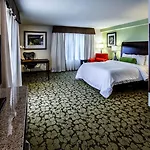 Hilton Garden New York/staten Island 3*