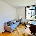 Midtown Park Ave Charming Chrysler View Corner Studio