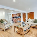 Cozy Valley Stream Studio, 20 Mi To Times Square! Apartment *
