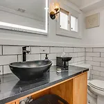 Cozy Valley Stream Studio, 20 Mi To Times Square! Apartment *