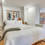 Cozy Valley Stream Studio, 20 Mi To Times Square! * New York