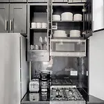 Midtown West Furnished Apartment 3Br