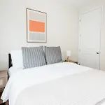 3bd 2ba In Upper West Side Manhattan! 5 Star Location Apartment *