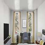 Upper E Side Spacious Studio!