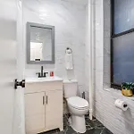Private One Bedroom Apartment In Times Square & Central Park