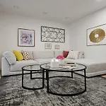 Bright Modern 2-Bedroom Apartment - Prime Astorioa - Near Subway