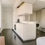 W Apartment *