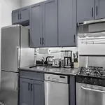 Bold Manhattan Base In Prime Nolita *