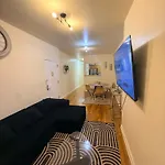 Throopstar Apartment
