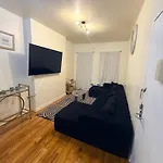 Apartment Throopstar
