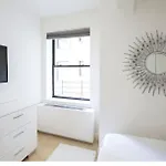 Apartment 1-bedroom At Midtown Manhattan New York
