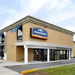 Howard Johnson Queens Village Hotel