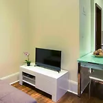 East 37Th Street Apt 5F