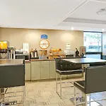 Hotel Howard Johnson Queens Village 2*