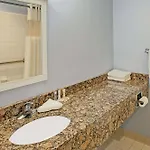 Howard Johnson Queens Village Hotel 2*