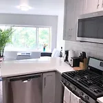 Amazing 3 Bedroom In Williamsburg