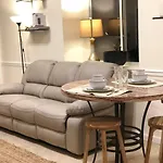 New York - Brooklyn 3 Bedroom / 2 Bathrooms Apt, Sleeps 7 People