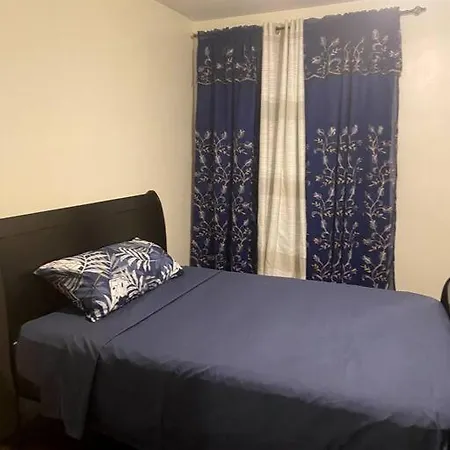 Spacious Newly Renovated 3-bedrooms * New York