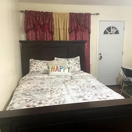Spacious Newly Renovated 3-bedrooms
