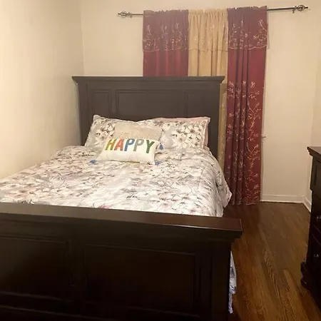 Apartment Spacious Newly Renovated 3-bedrooms