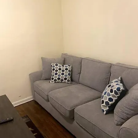 Apartment Spacious Newly Renovated 3-bedrooms
