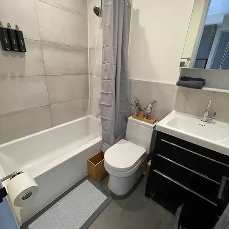 Lovely 3 Bedroom W/balcony And Bbq Grill *