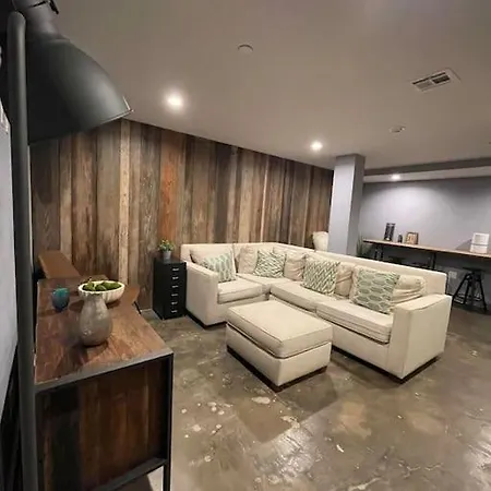 Lovely 3 Bedroom W/balcony And Bbq Grill *