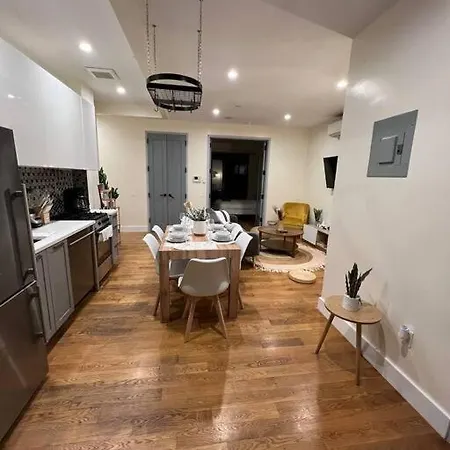 Apartment Lovely 3 Bedroom W/balcony And Bbq Grill