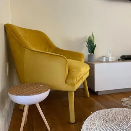 Lovely 3 Bedroom W/balcony And Bbq Grill Apartment *