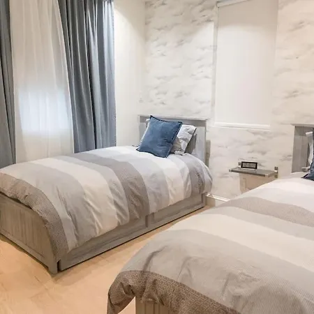 Privet House - Midwood/flatbush Recently Remodeled *