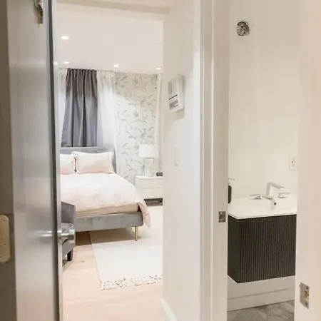 Privet House - Midwood/flatbush Recently Remodeled New York