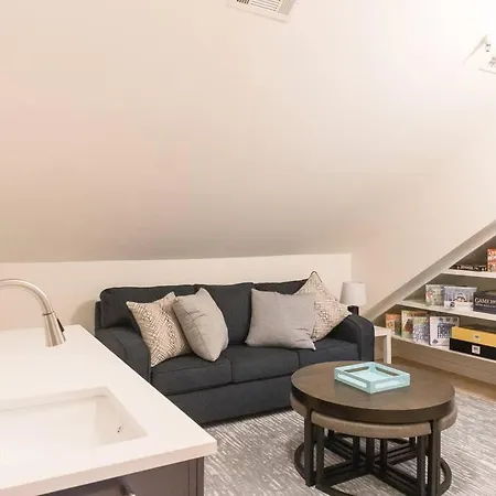 Privet House - Midwood/flatbush Recently Remodeled * New York