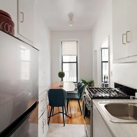 Excellent Studio In Heart Of Chelsea Apartment