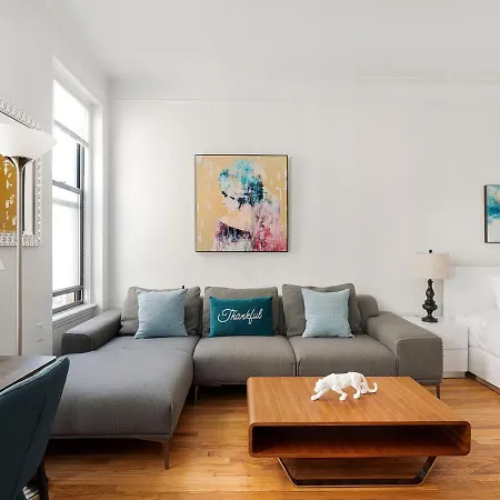 Excellent Studio In Heart Of Chelsea Apartment