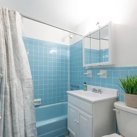 Furnished Studio In Upper East Side Apartment *