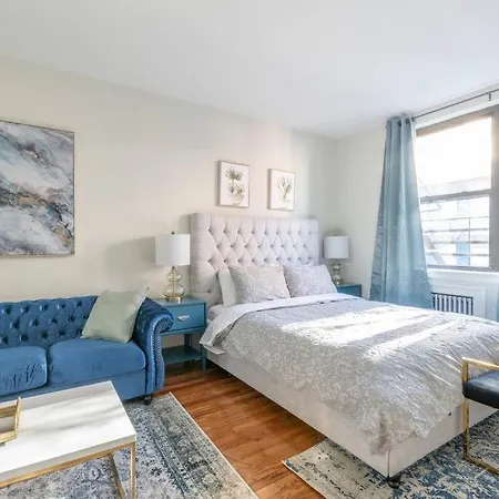 Furnished Studio In Upper East Side Apartment