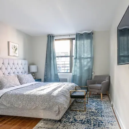 Furnished Studio In Upper East Side Apartment