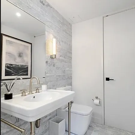 The Dumbo Hideaway Apartment *
