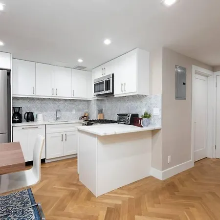 Elegant East Side Apartment New York