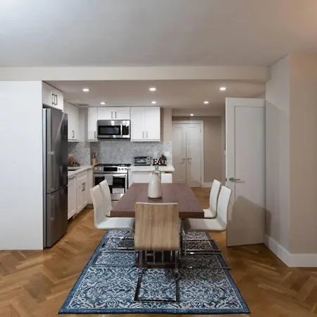 Elegant East Side * New York