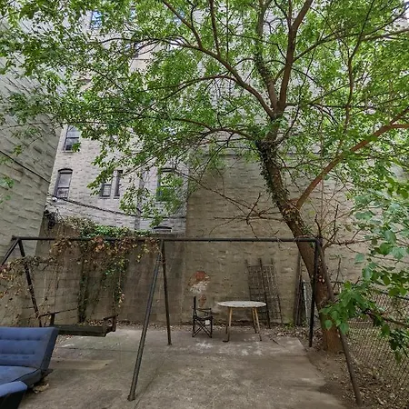 & Affordable Williamsburg Small Homestay New York