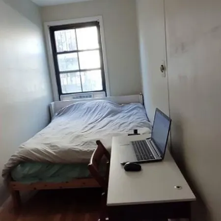 & Affordable Williamsburg Small Homestay *